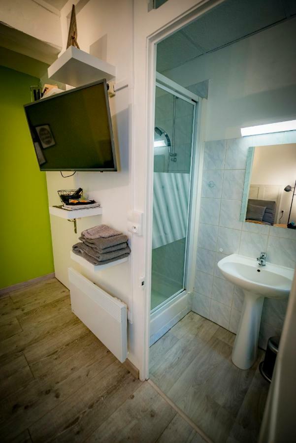Appartement CHEVAL DE TROYES - Ecrin de calme - HYPER CENTRE Extérieur photo